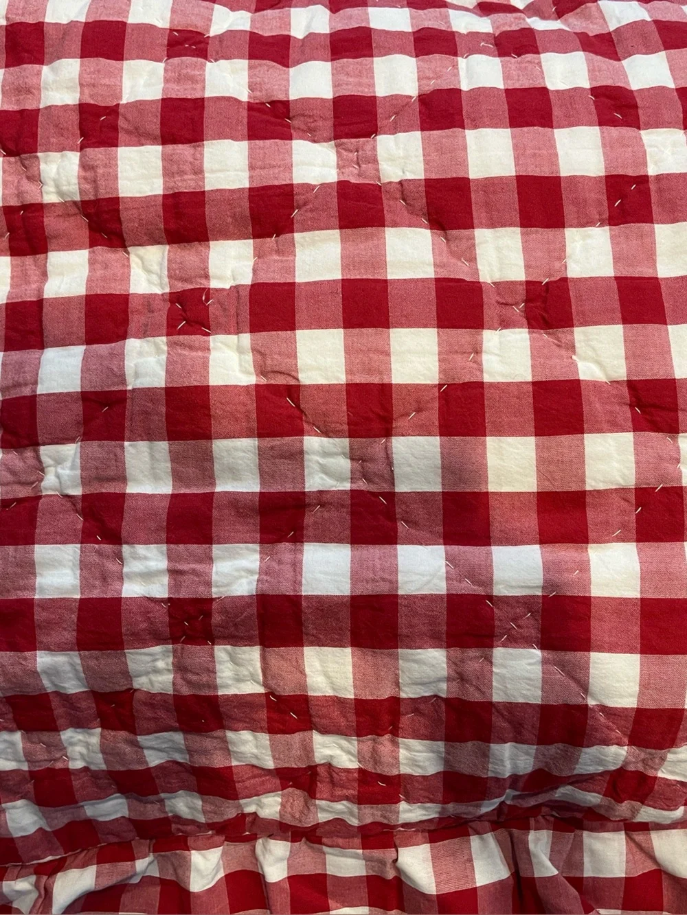 RED & WHITE GINGHAM CHECK RUFFLED PILLOW SHAM. KING.